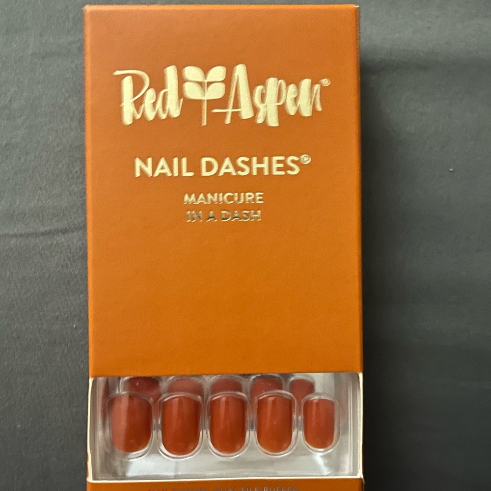 Nail Dashes - Manicure in a Dash